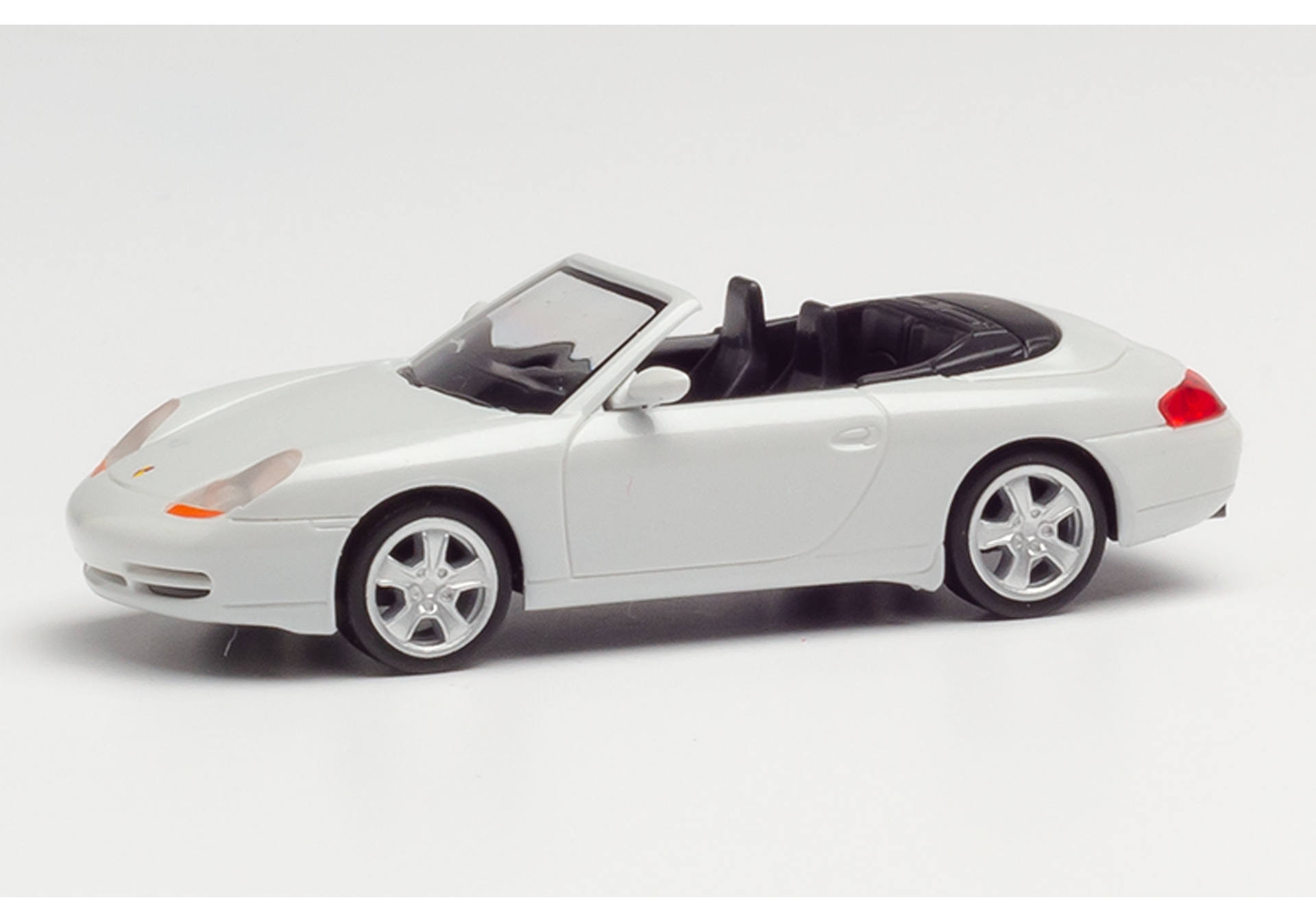 Herpa 032674-002 Porsche 996 C4 Cabrio carraraweiß metallic Modellfahrzeug H0 1:87