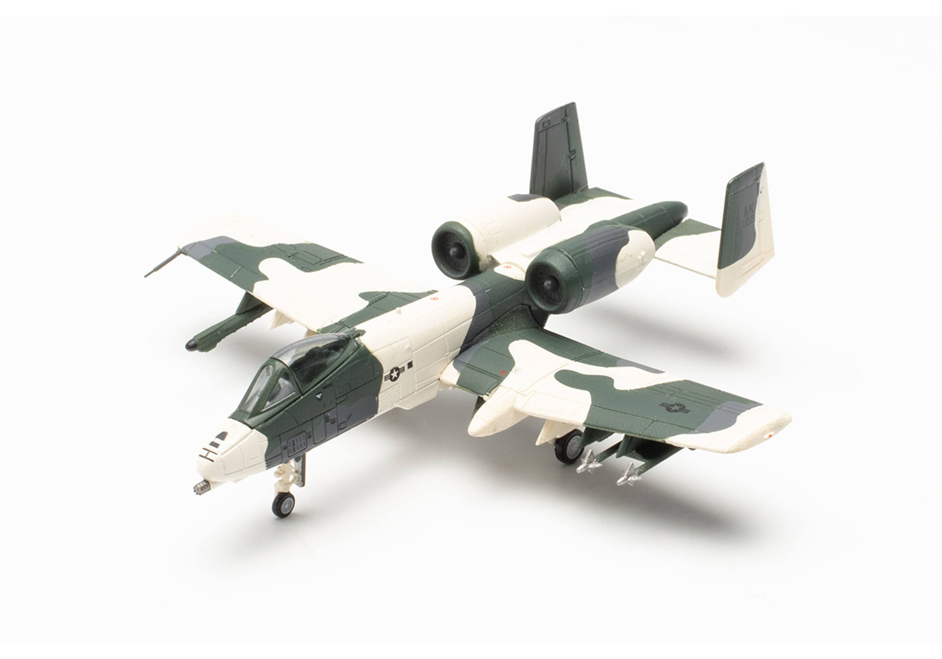 Herpa 572347 U.S. Air Force Fairchild A-10A Thunderbolt II - 18th Tactical Fighter Squadron 1: 200