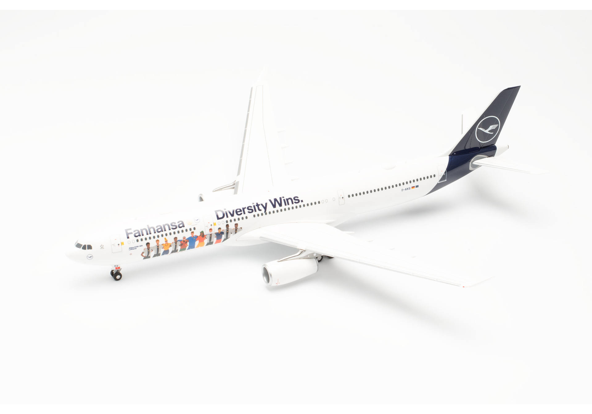 Herpa 572774 Lufthansa Airbus A330-300 "Fanhansa - Diversity Wins" - D-AIKQ 1:200