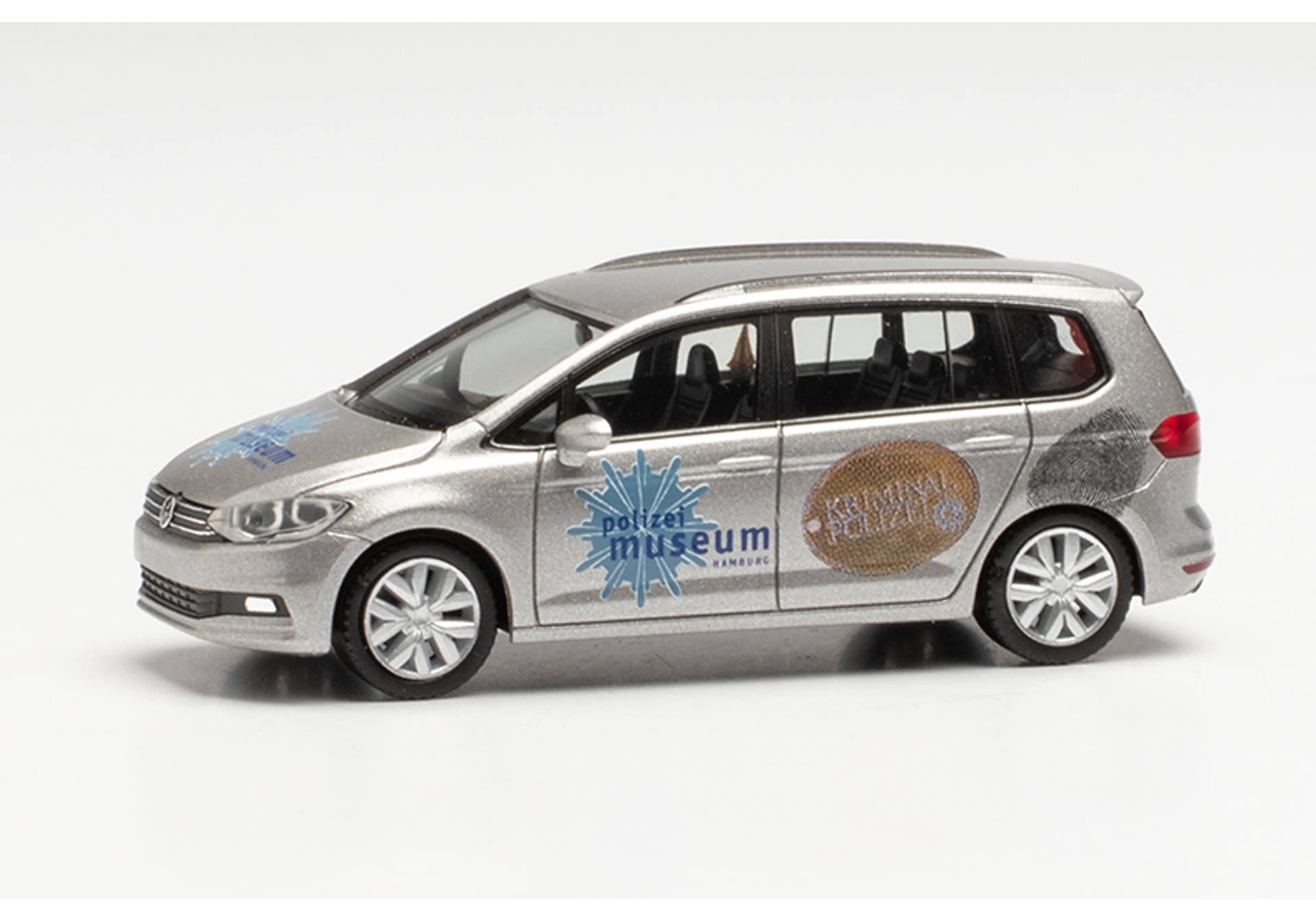 Herpa 096539 VW Touran Polizeimuseum Hamburg Modellfahrzeug H0 1:87 Herpa 096539 VW Touran Polizeimuseum Hamburg Modellfahrzeug H0 1:87