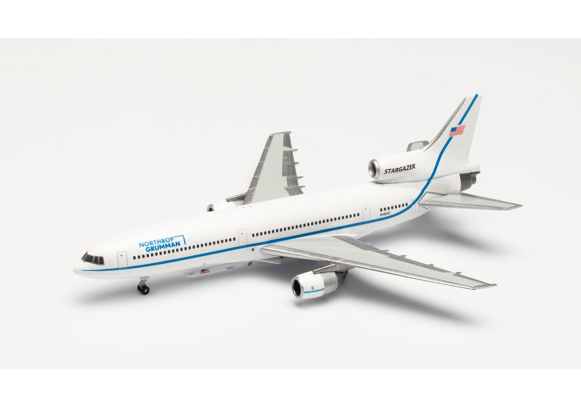 Herpa 536004 Northrop Grumman Lockheed L-1011-100 TriStar “Stargazer” – N140SC 1:500 Herpa 536004 Northrop Grumman Lockheed L-1011-100 TriStar “Stargazer” – N140SC 1:500