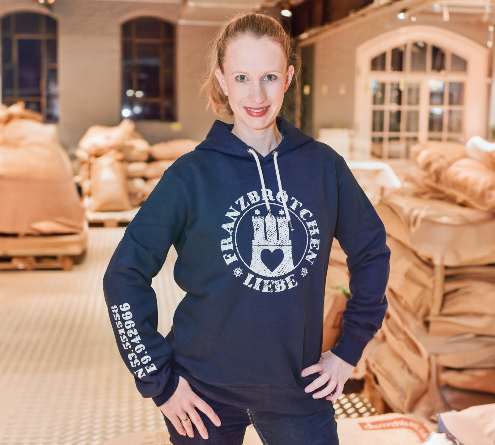 Franzbrötchenliebe Hoodie Damen - Dark Blue mit weißem Print Franzbrötchenliebe Hoodie Damen - Dark Blue mit weißem Print