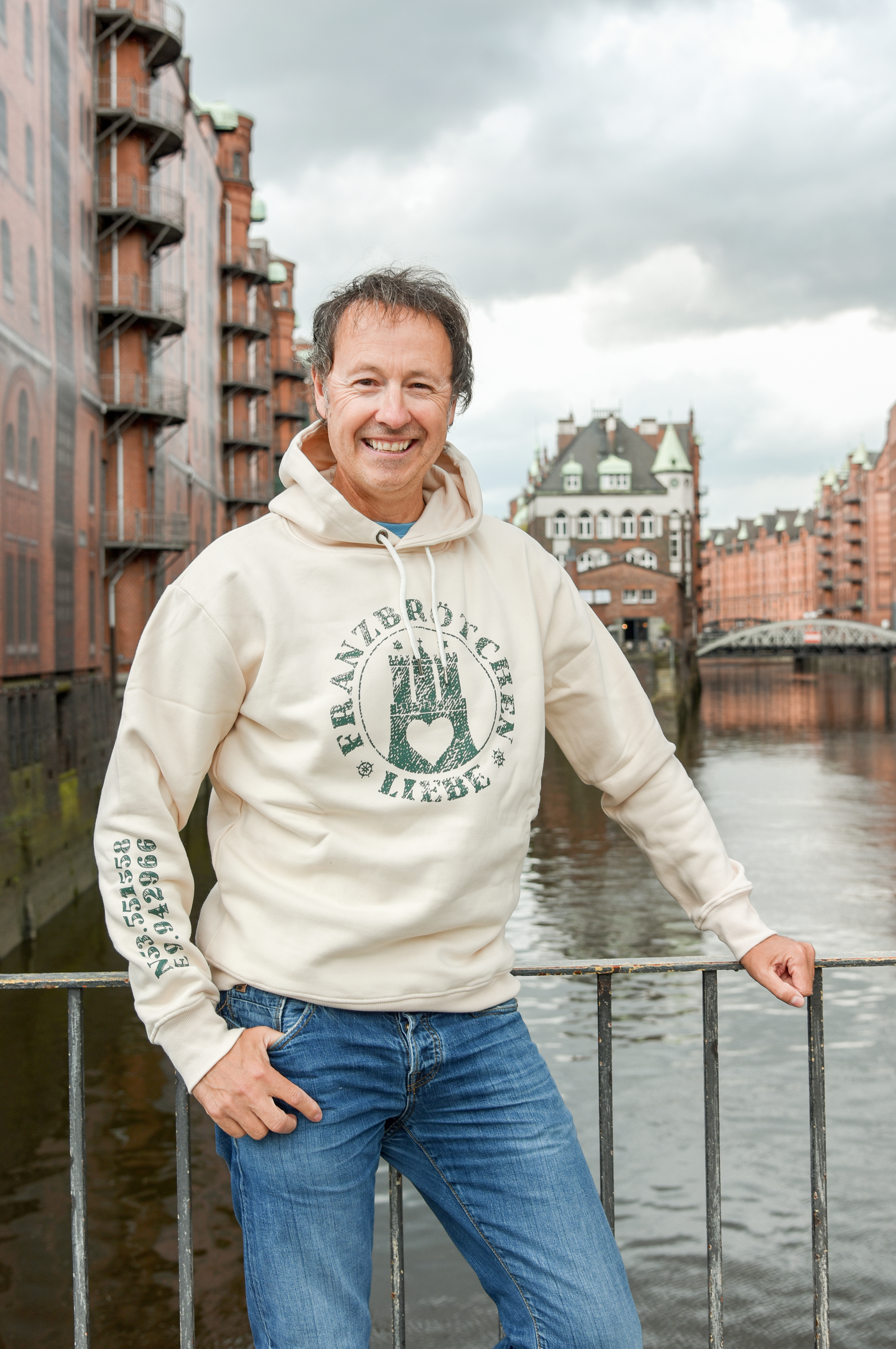 Franzbrötchenliebe Hoodie unisex - White Smoke beige mit grünem Print