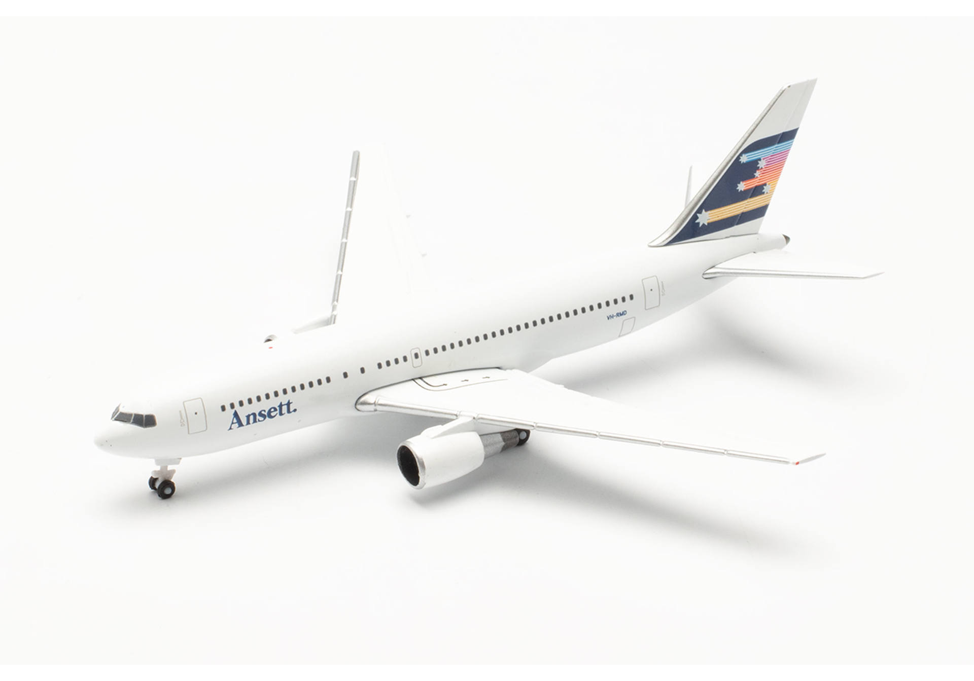 Herpa 536714 Ansett Airlines Boeing 767-200, “Southern Cross” – VH-RMD 1:500