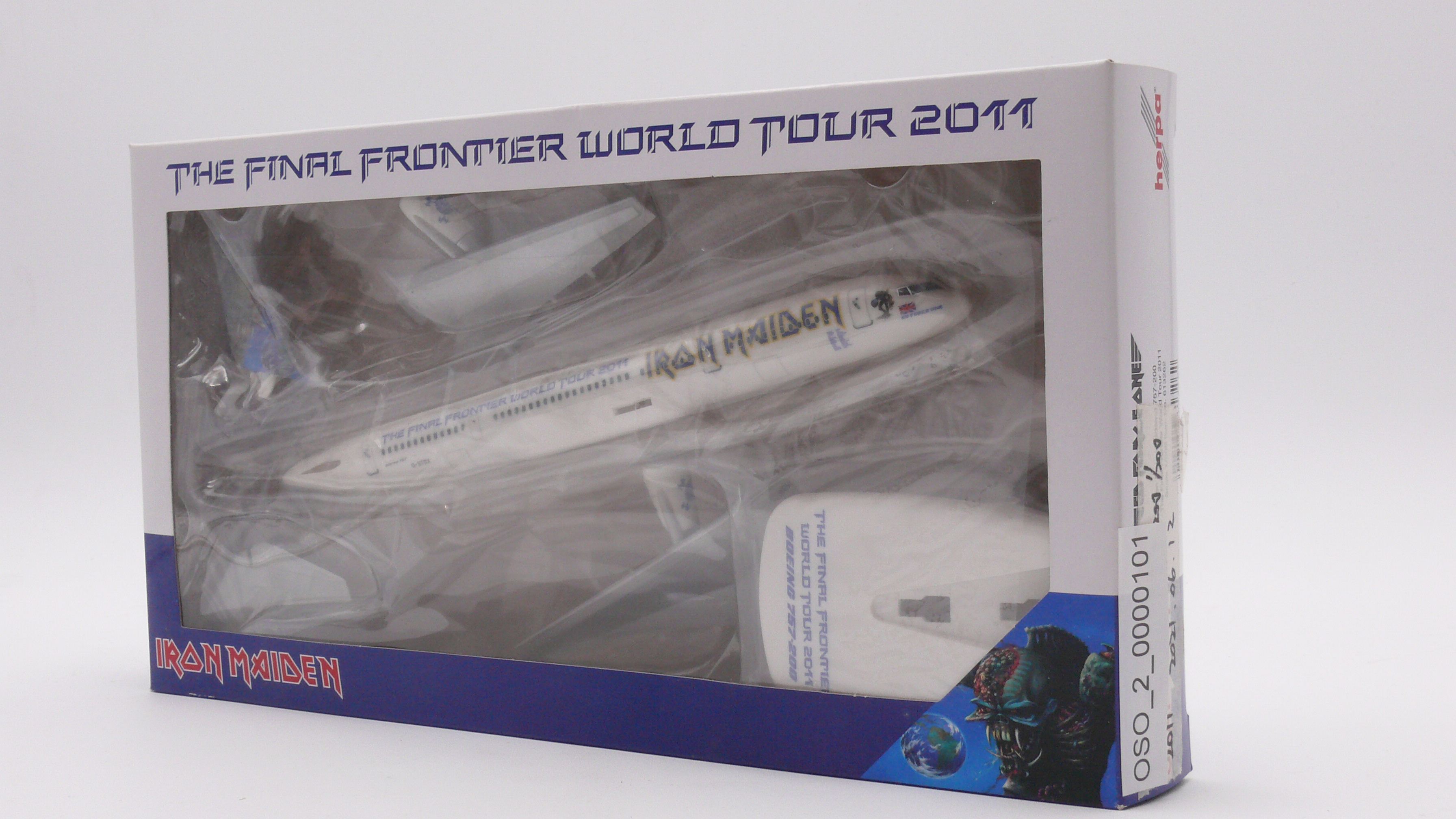 Herpa 613262 Boeing 757-200 Iron Maiden "The Final Frontier World Tour 2011" G-STRX 1:200