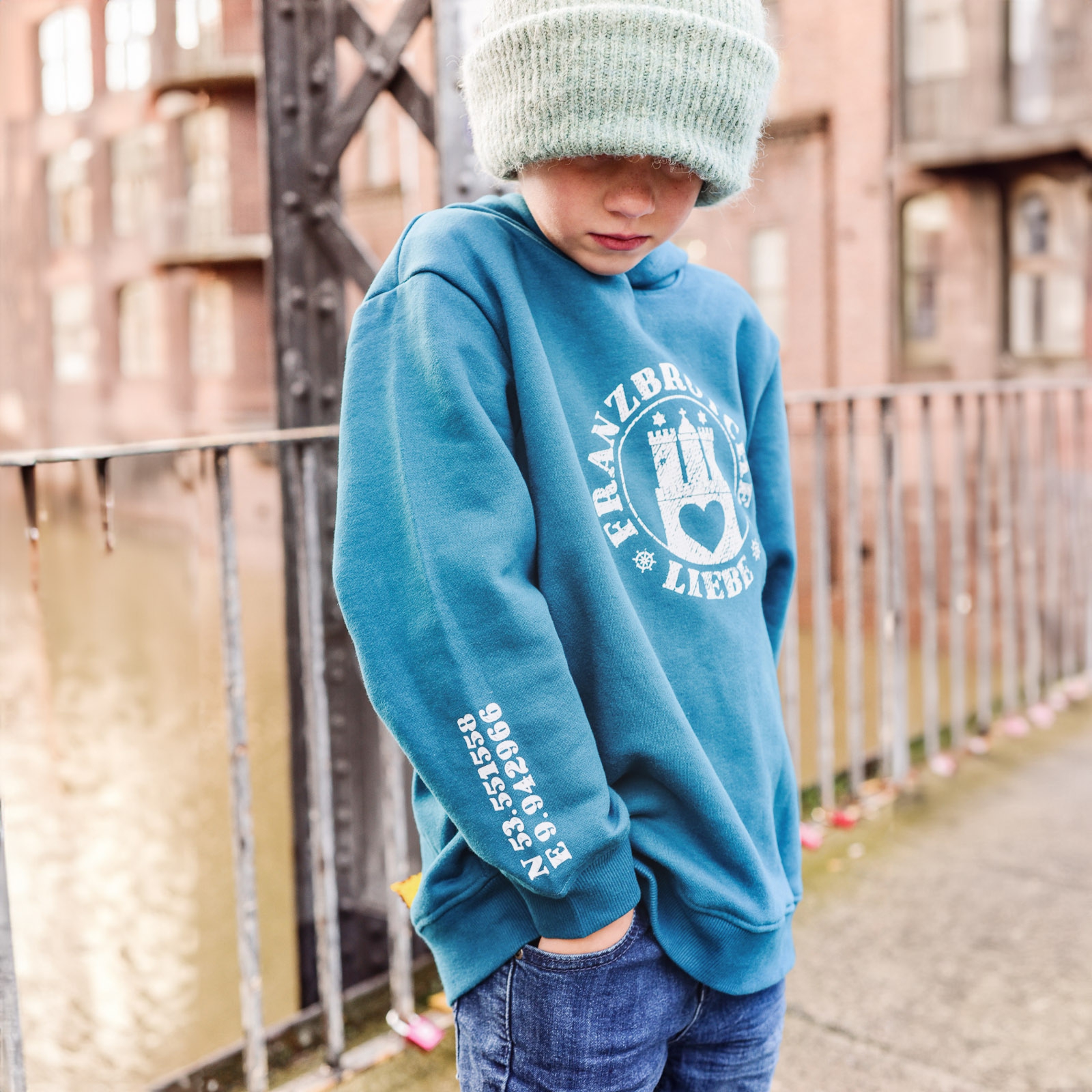 Franzbrötchenliebe Hoodie Kids - Lyons Blue türkis mit weißem Print