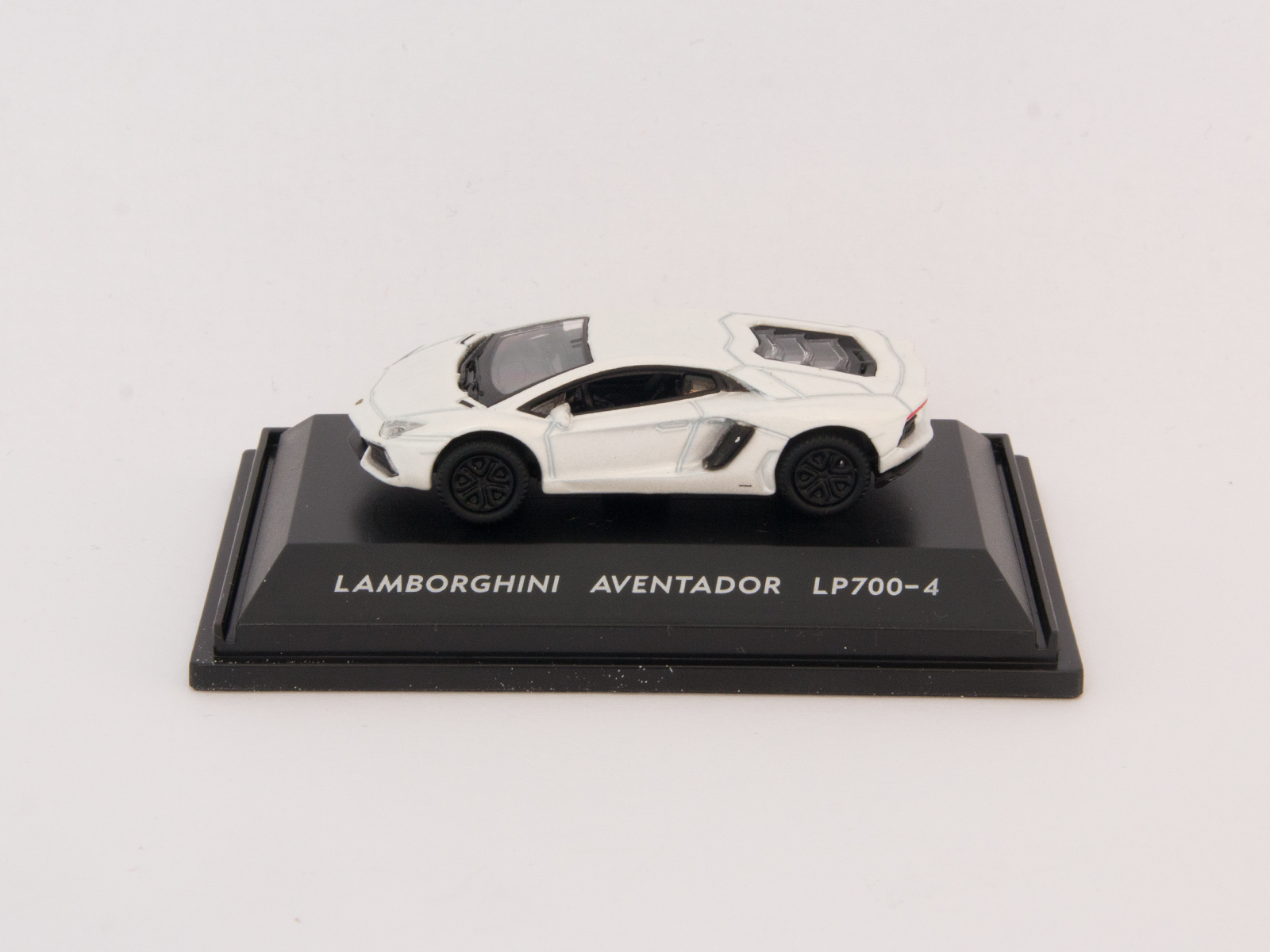 Welly H0 73146 Lamborghini Aventador LP700-4 weiß