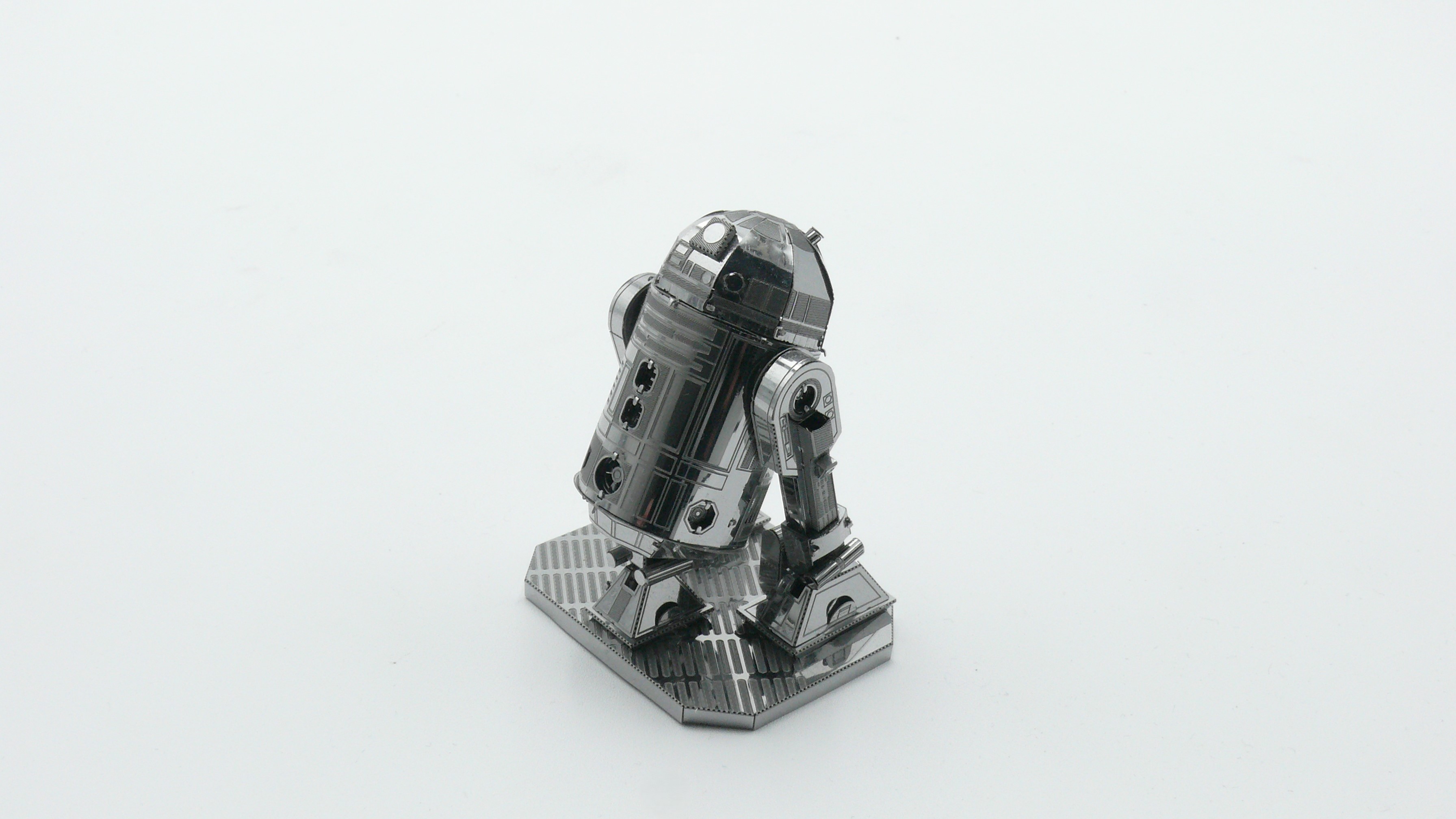 Metal Earth Star Wars R2-D2 3D Metal Puzzle