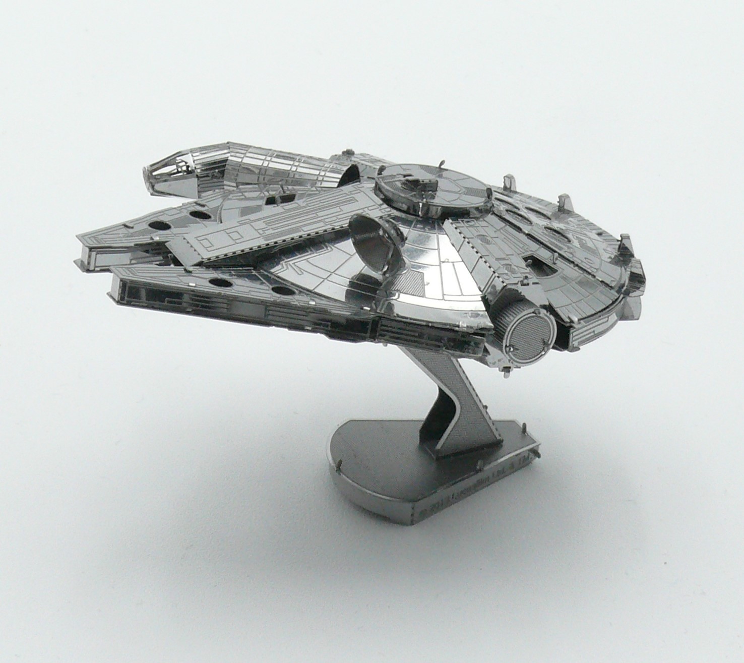 Metal Earth Star Wars Millenium Falcon Metallbausatz - klein