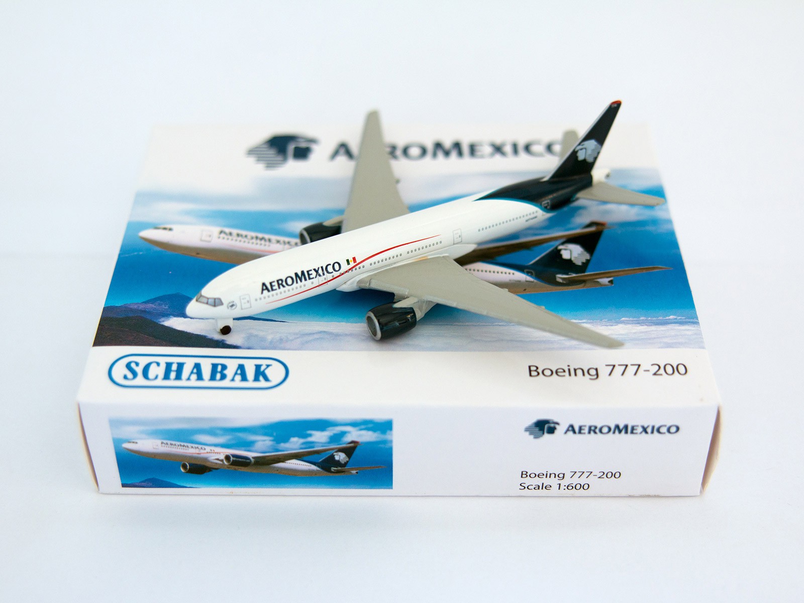 Schuco / Schabak 3551561 Boeing 777-200 Aero Mexico 1:600