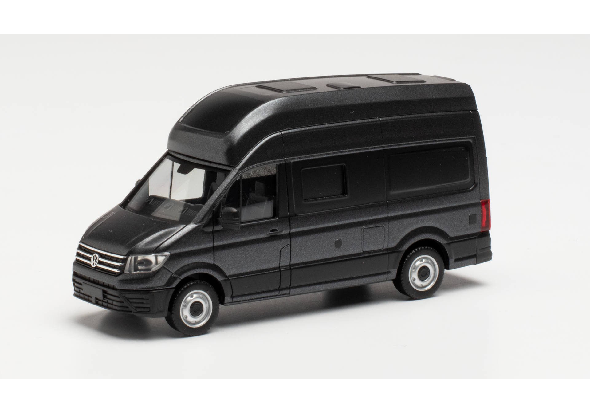 Herpa 096324 VW Crafter Calif. 600 indiumgrau-metallic Modellfahrzeug H0 1:87