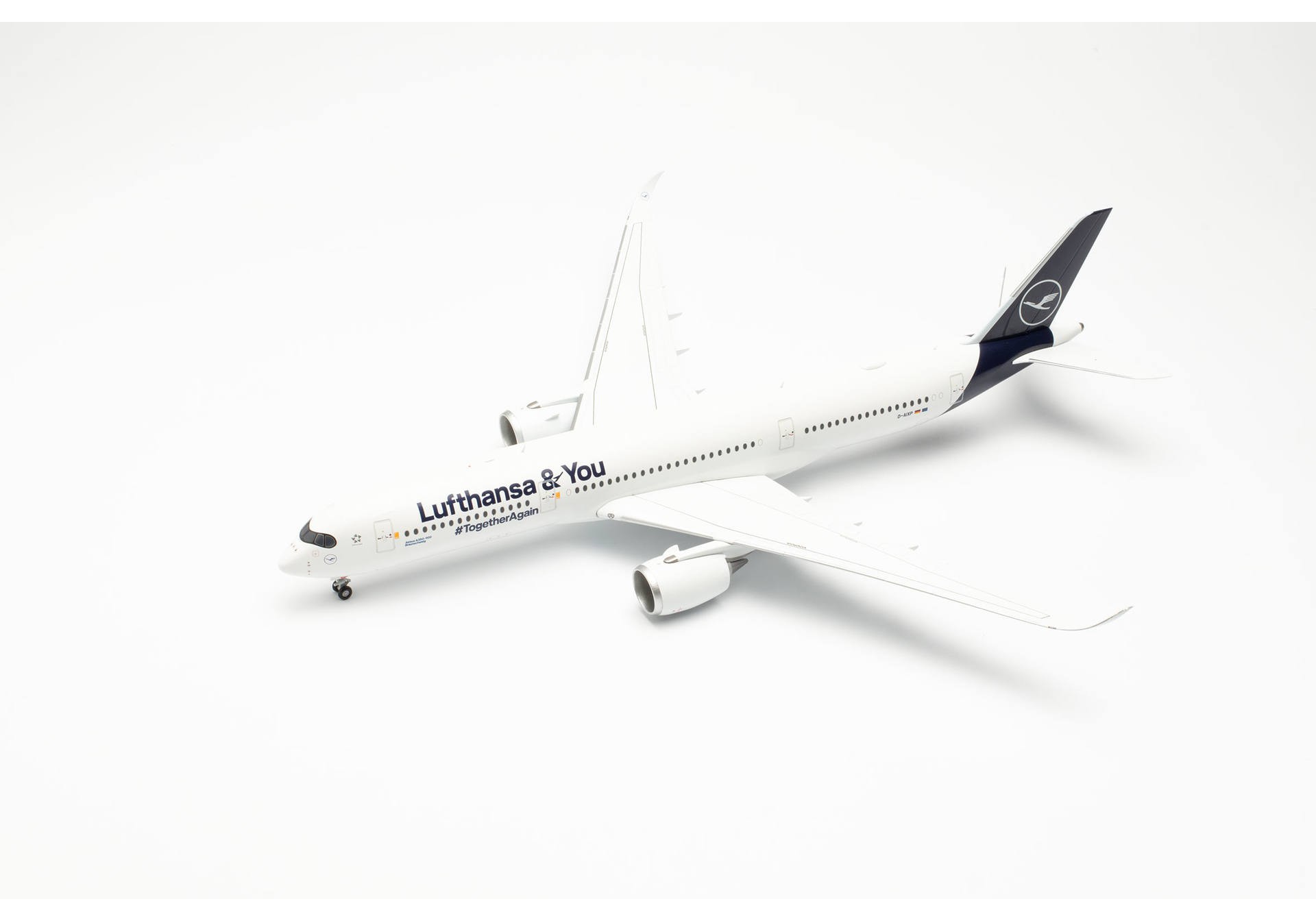 Herpa Wings 572026 Lufthansa Airbus A350 “Lufthansa & You” D-AIXP “Braunschweig” Modellflugzeug 1:200
