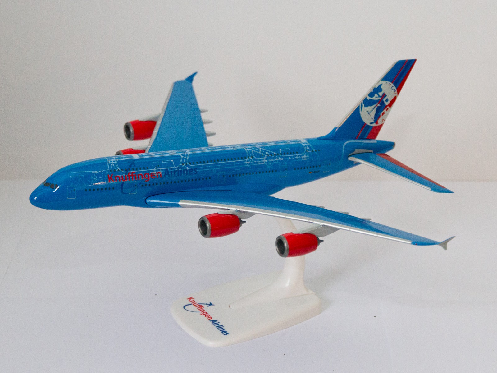 Herpa 609326 A 380 "Knuffingen Airlines" 1:250