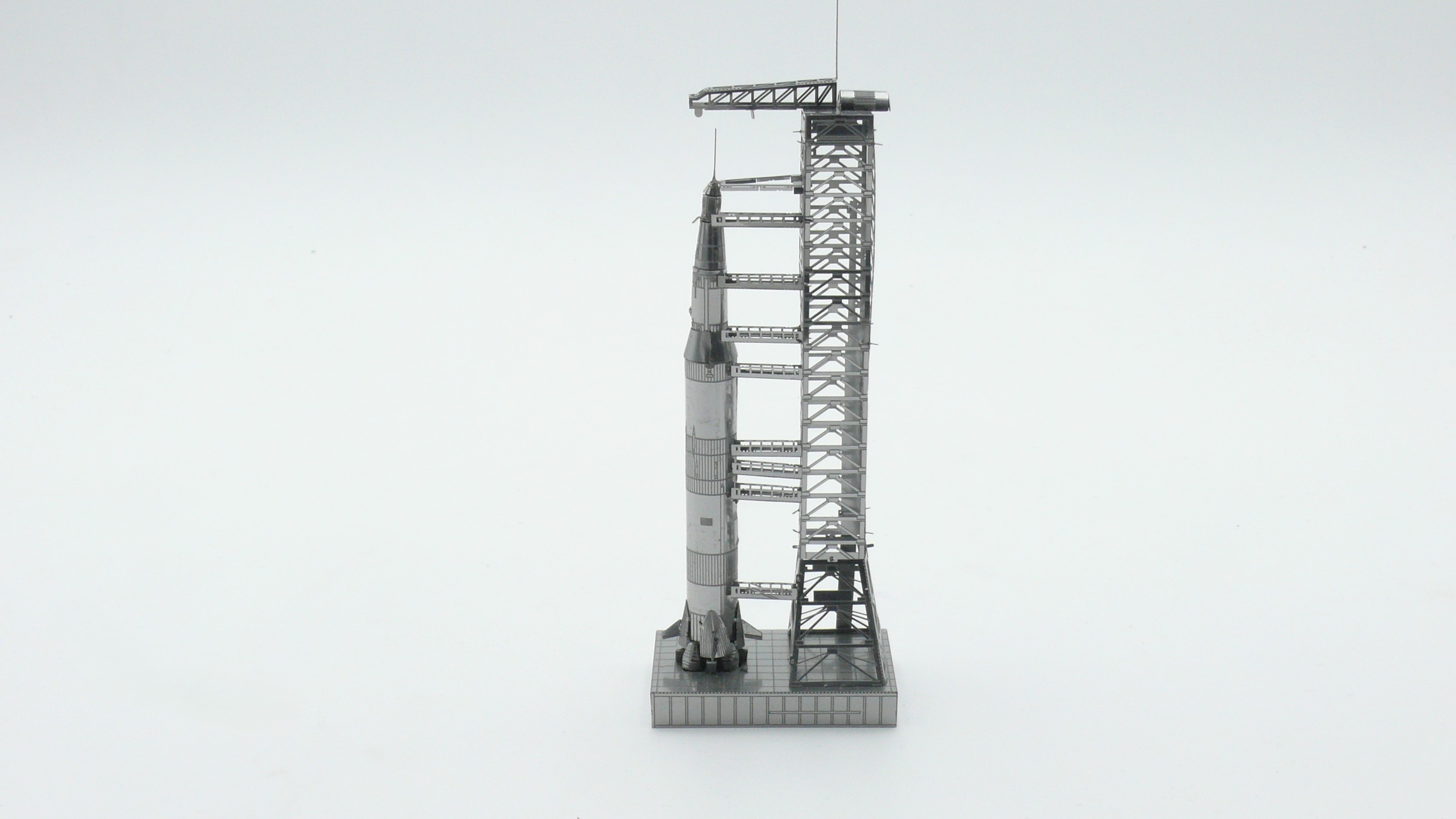 Metallbausatz Apollo Saturn V Rakete