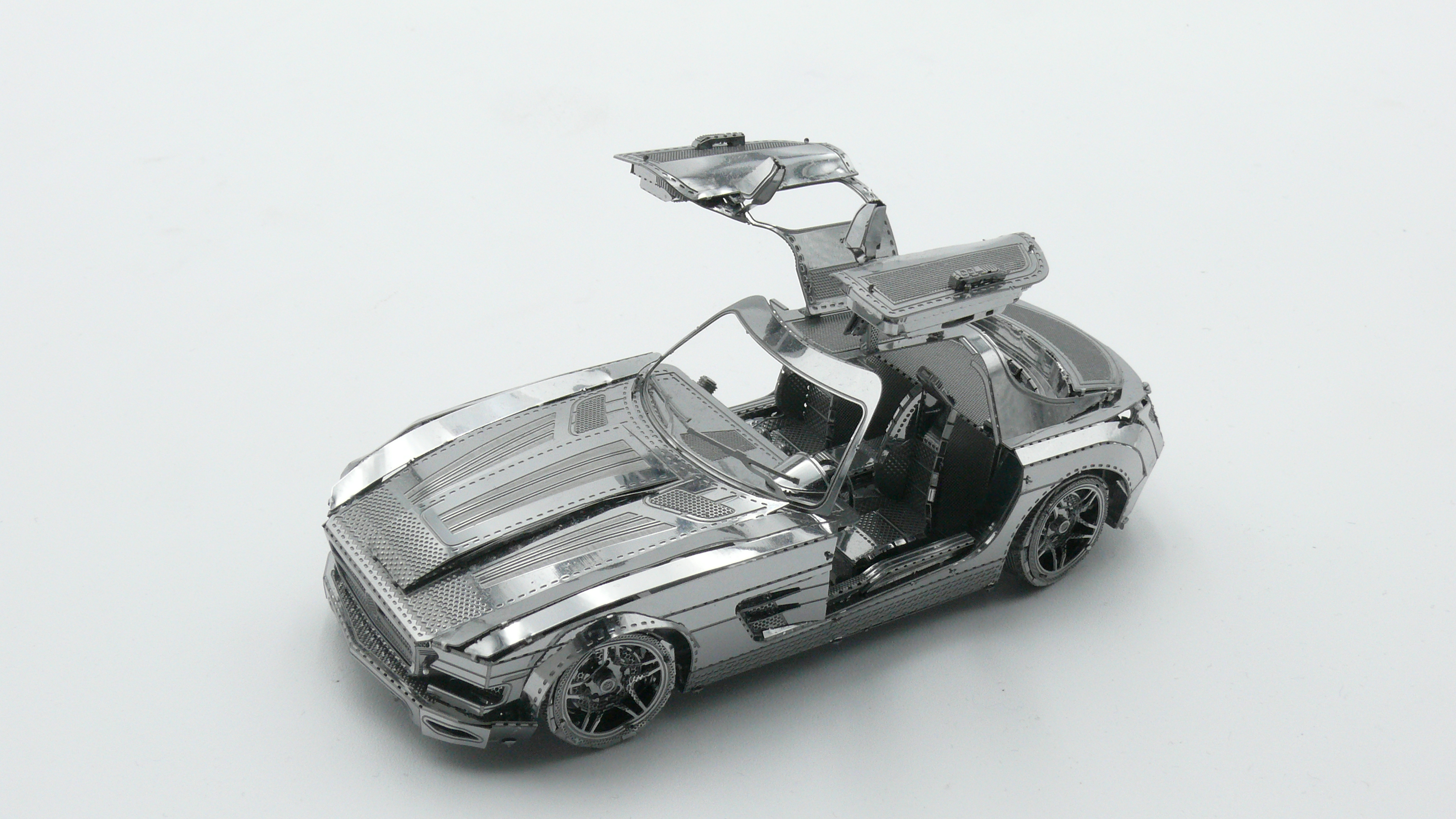 Metallbausatz Mercedes-Benz SLS AMG